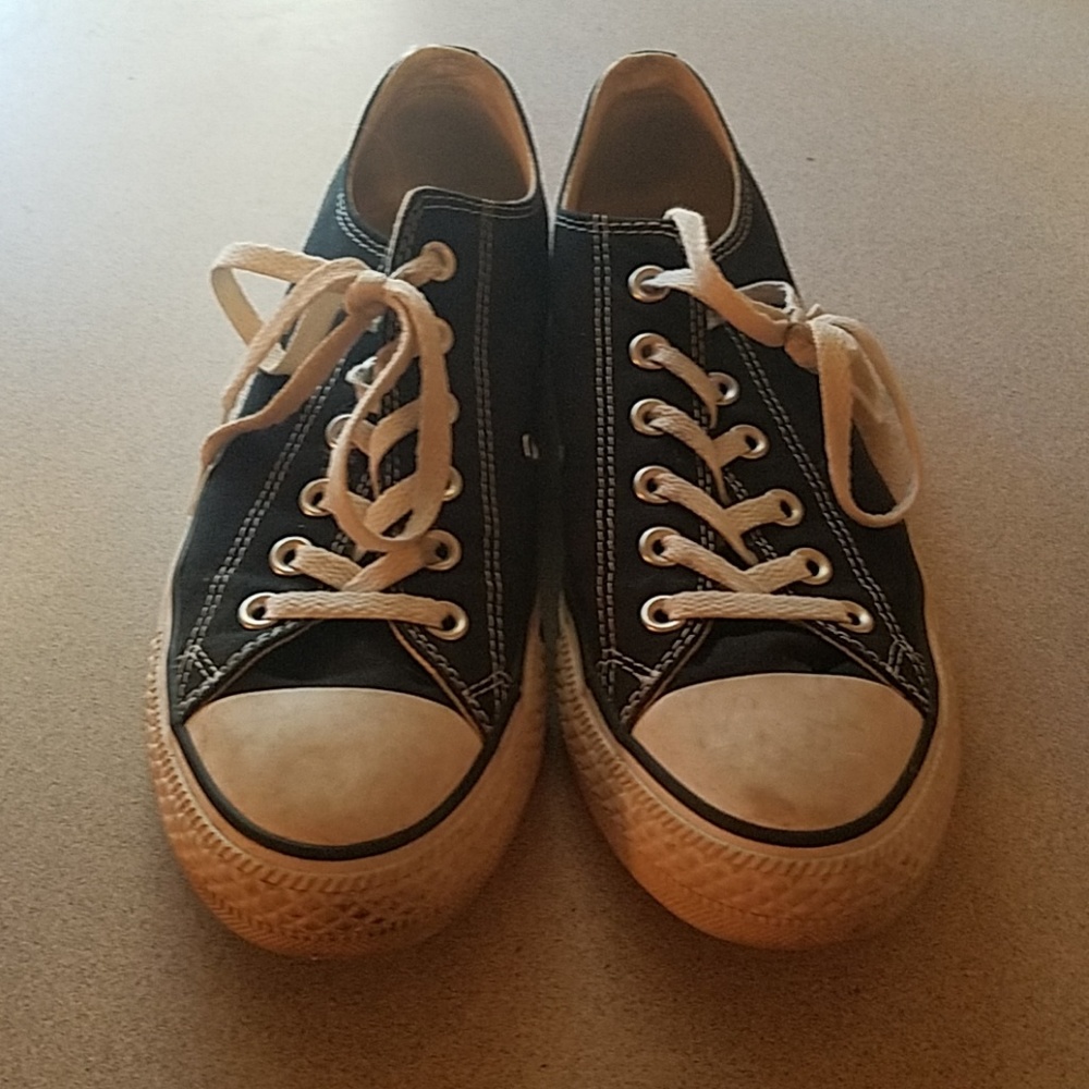 Black converse
